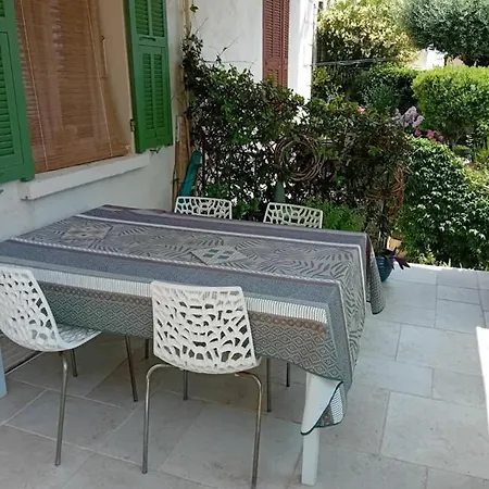 아파트 Dans Avec Jardin Privatif