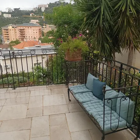 Dans Avec Jardin Privatif 아파트