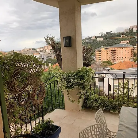 Dans Avec Jardin Privatif Bastia (Corsica)