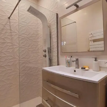 Dans Avec Jardin Privatif Apartament *