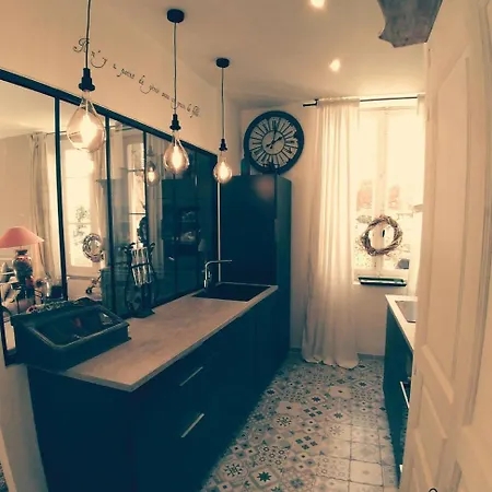 Dans Avec Jardin Privatif Apartament